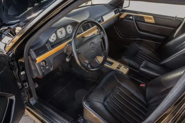 1988 Mercedes 300 TE 6.0 AMG interior
