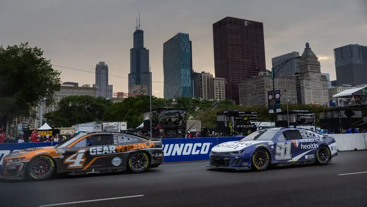 nascar chicago shane van gisbergen and kevin harvick