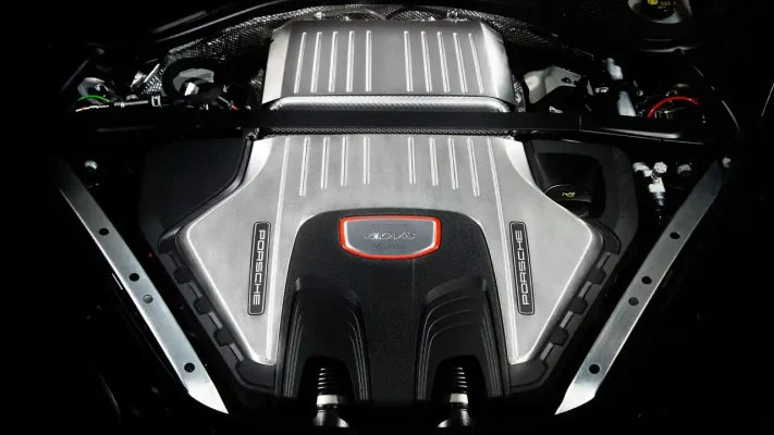 Porsche Panamera V8 engine